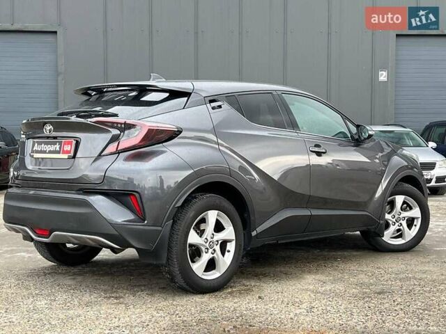 Серый Тойота C-HR, объемом двигателя 1.2 л и пробегом 108 тыс. км за 19290 $, фото 7 на Automoto.ua
