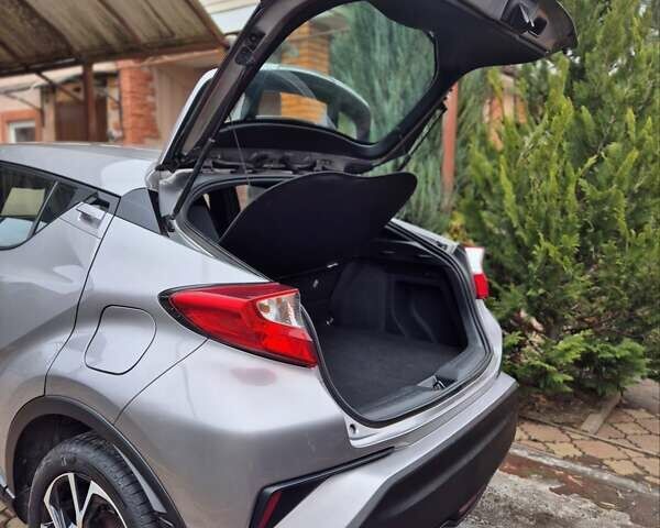 Серый Тойота C-HR, объемом двигателя 2 л и пробегом 67 тыс. км за 17300 $, фото 29 на Automoto.ua