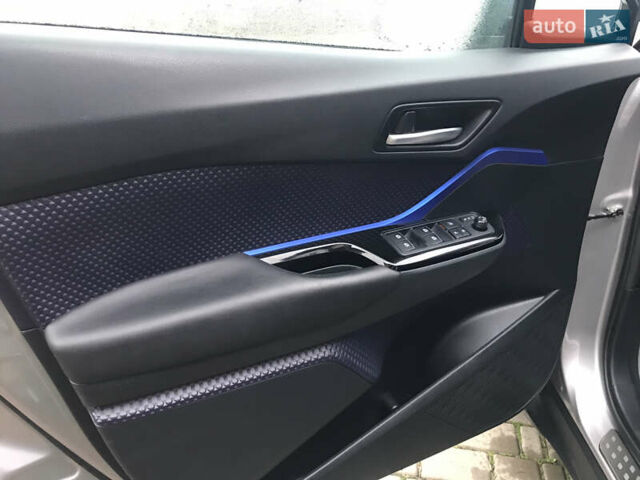 Серый Тойота C-HR, объемом двигателя 1.8 л и пробегом 69 тыс. км за 20700 $, фото 16 на Automoto.ua