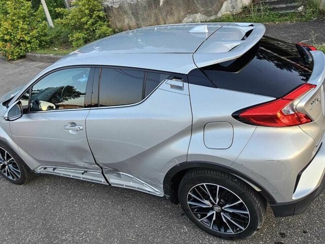 Сірий Тойота C-HR, об'ємом двигуна 1.8 л та пробігом 34 тис. км за 12300 $, фото 5 на Automoto.ua