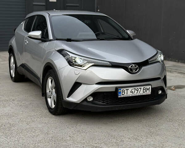 Сірий Тойота C-HR, об'ємом двигуна 1.2 л та пробігом 88 тис. км за 20800 $, фото 1 на Automoto.ua