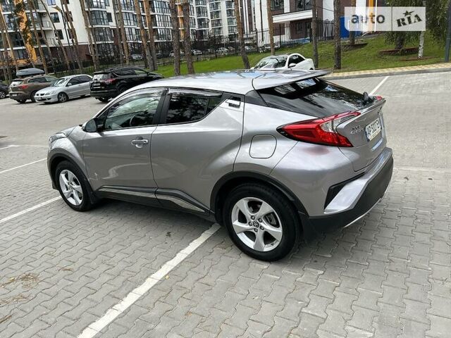 Сірий Тойота C-HR, об'ємом двигуна 1.2 л та пробігом 39 тис. км за 21900 $, фото 11 на Automoto.ua