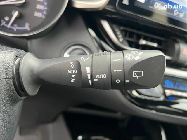 Сірий Тойота C-HR, об'ємом двигуна 1.2 л та пробігом 108 тис. км за 19290 $, фото 25 на Automoto.ua