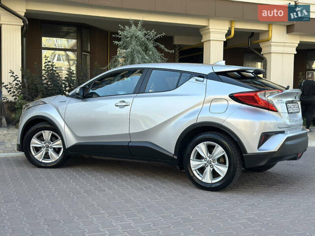 Серый Тойота C-HR, объемом двигателя 1.8 л и пробегом 90 тыс. км за 19700 $, фото 15 на Automoto.ua