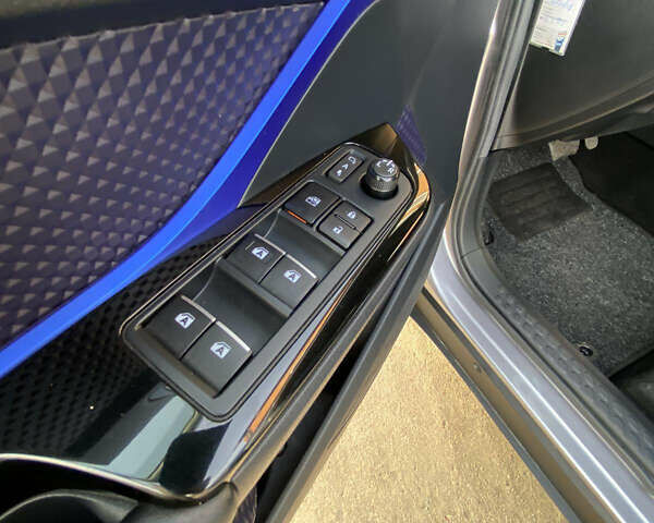 Серый Тойота C-HR, объемом двигателя 1.8 л и пробегом 112 тыс. км за 20500 $, фото 14 на Automoto.ua