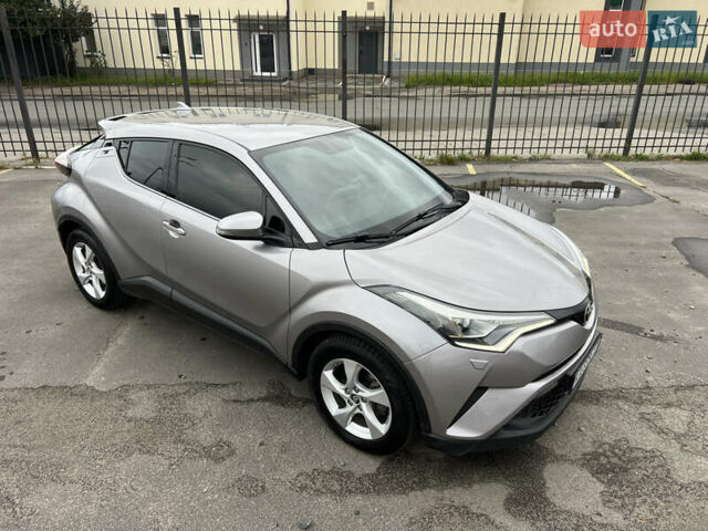 Серый Тойота C-HR, объемом двигателя 1.2 л и пробегом 93 тыс. км за 19950 $, фото 8 на Automoto.ua