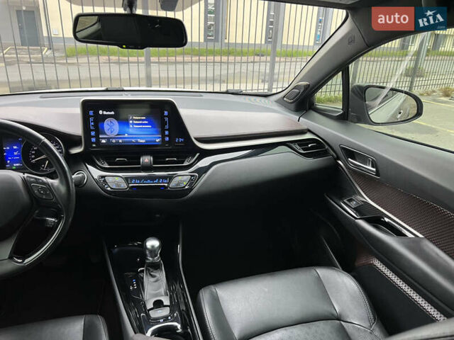 Серый Тойота C-HR, объемом двигателя 1.2 л и пробегом 93 тыс. км за 19950 $, фото 29 на Automoto.ua