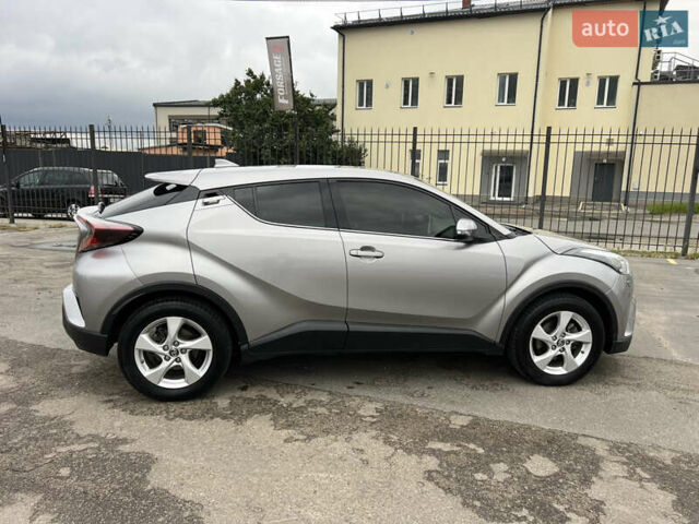 Серый Тойота C-HR, объемом двигателя 1.2 л и пробегом 93 тыс. км за 19950 $, фото 5 на Automoto.ua