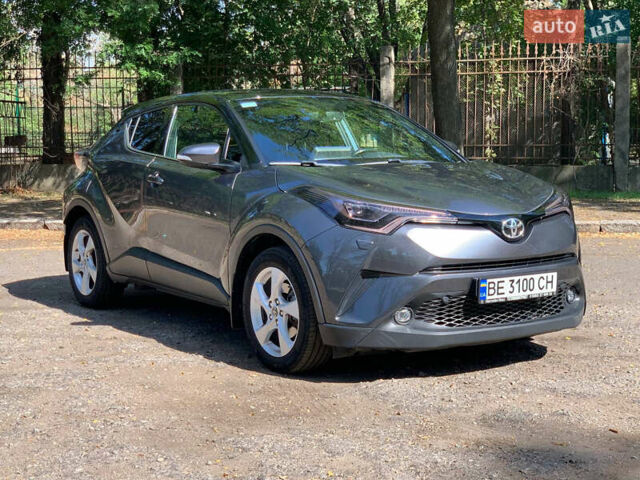Серый Тойота C-HR, объемом двигателя 1.2 л и пробегом 66 тыс. км за 18400 $, фото 2 на Automoto.ua