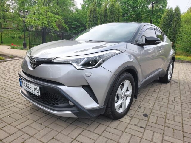 Серый Тойота C-HR, объемом двигателя 0.12 л и пробегом 80 тыс. км за 17100 $, фото 15 на Automoto.ua