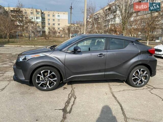 Сірий Тойота C-HR, об'ємом двигуна 1.99 л та пробігом 78 тис. км за 17000 $, фото 3 на Automoto.ua