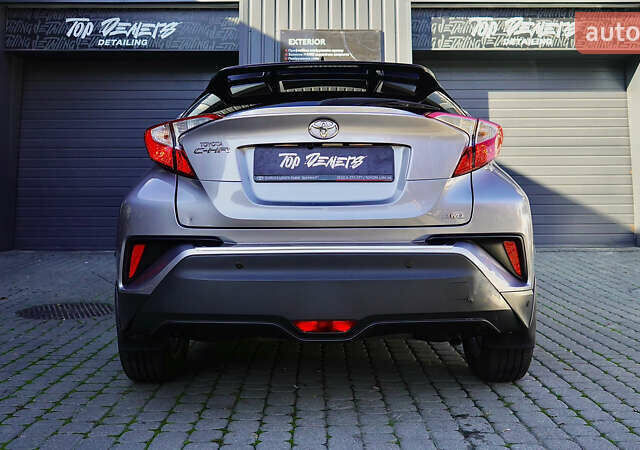 Серый Тойота C-HR, объемом двигателя 1.2 л и пробегом 89 тыс. км за 18500 $, фото 15 на Automoto.ua