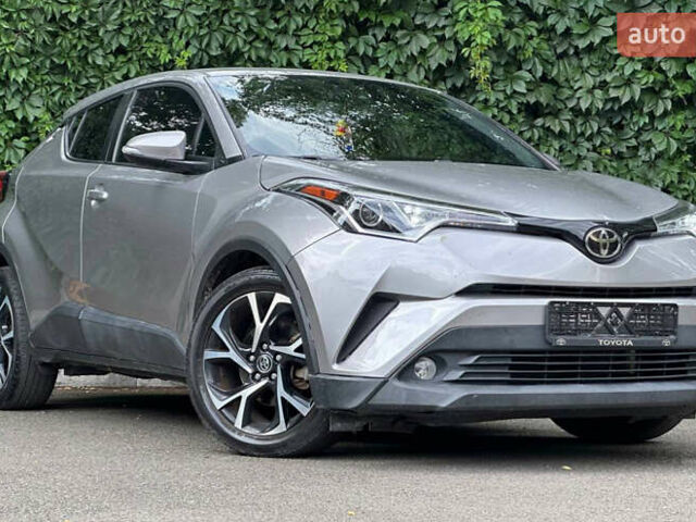 Серый Тойота C-HR, объемом двигателя 1.99 л и пробегом 74 тыс. км за 16499 $, фото 4 на Automoto.ua