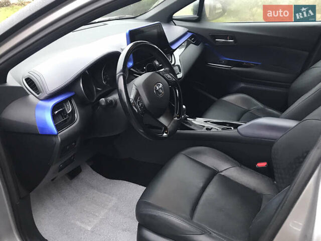 Серый Тойота C-HR, объемом двигателя 1.8 л и пробегом 69 тыс. км за 20700 $, фото 17 на Automoto.ua