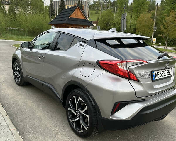 Сірий Тойота C-HR, об'ємом двигуна 1.99 л та пробігом 167 тис. км за 18000 $, фото 5 на Automoto.ua