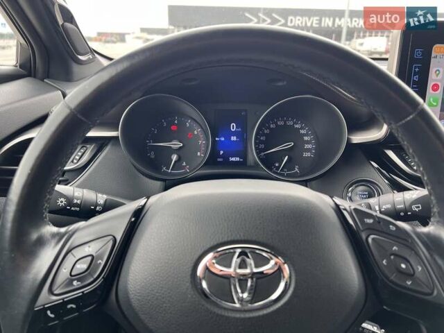 Серый Тойота C-HR, объемом двигателя 1.2 л и пробегом 55 тыс. км за 23200 $, фото 17 на Automoto.ua