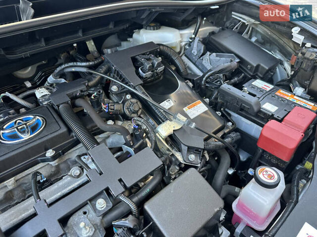 Серый Тойота C-HR, объемом двигателя 1.8 л и пробегом 90 тыс. км за 19700 $, фото 42 на Automoto.ua