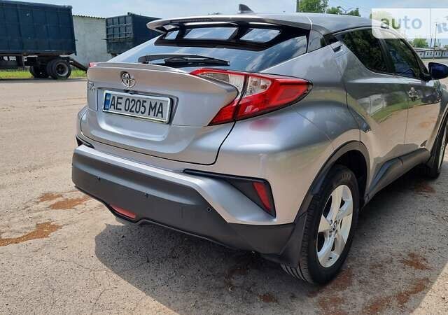 Сірий Тойота C-HR, об'ємом двигуна 2 л та пробігом 55 тис. км за 25000 $, фото 4 на Automoto.ua