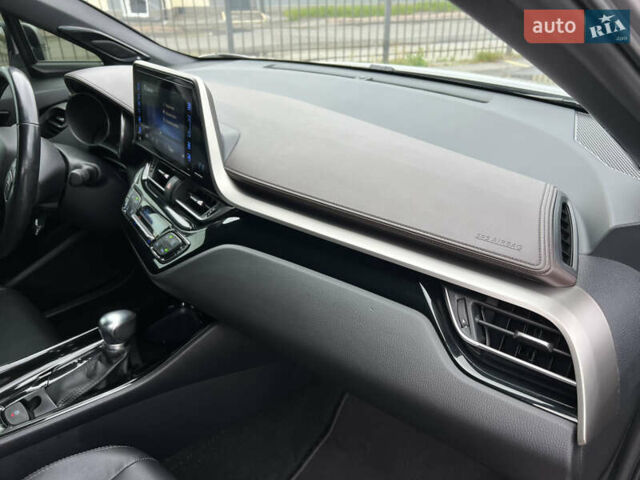 Серый Тойота C-HR, объемом двигателя 1.2 л и пробегом 93 тыс. км за 19950 $, фото 26 на Automoto.ua