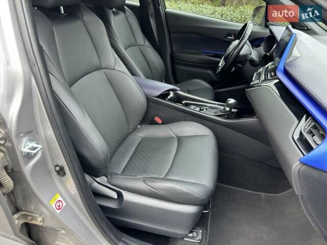 Серый Тойота C-HR, объемом двигателя 1.8 л и пробегом 90 тыс. км за 22700 $, фото 31 на Automoto.ua