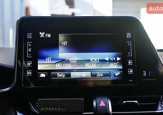 Серый Тойота C-HR, объемом двигателя 1.2 л и пробегом 89 тыс. км за 18500 $, фото 29 на Automoto.ua