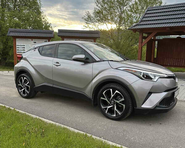 Сірий Тойота C-HR, об'ємом двигуна 1.99 л та пробігом 167 тис. км за 18000 $, фото 1 на Automoto.ua