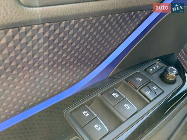 Серый Тойота C-HR, объемом двигателя 1.2 л и пробегом 66 тыс. км за 18400 $, фото 15 на Automoto.ua