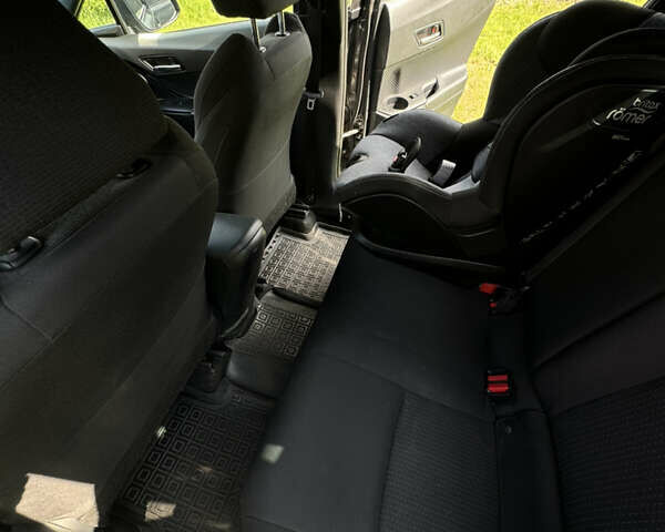 Сірий Тойота C-HR, об'ємом двигуна 1.99 л та пробігом 133 тис. км за 15499 $, фото 8 на Automoto.ua