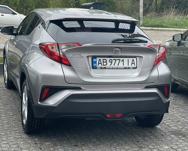 Сірий Тойота C-HR, об'ємом двигуна 1.99 л та пробігом 207 тис. км за 19500 $, фото 3 на Automoto.ua