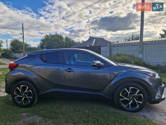 Серый Тойота C-HR, объемом двигателя 2 л и пробегом 117 тыс. км за 15300 $, фото 5 на Automoto.ua