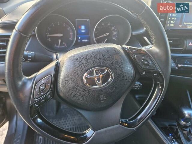 Серый Тойота C-HR, объемом двигателя 2 л и пробегом 117 тыс. км за 15300 $, фото 13 на Automoto.ua