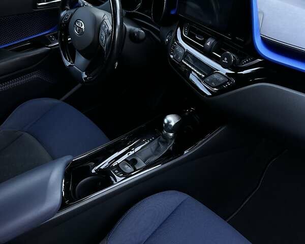 Серый Тойота C-HR, объемом двигателя 1.2 л и пробегом 112 тыс. км за 16800 $, фото 17 на Automoto.ua