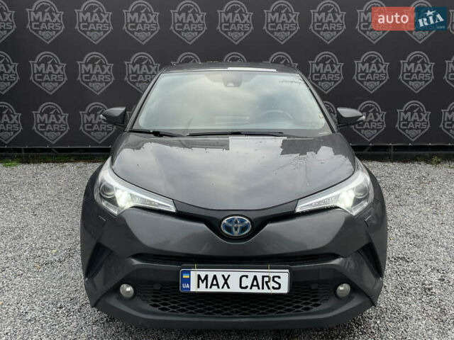 Серый Тойота C-HR, объемом двигателя 2 л и пробегом 115 тыс. км за 16900 $, фото 1 на Automoto.ua