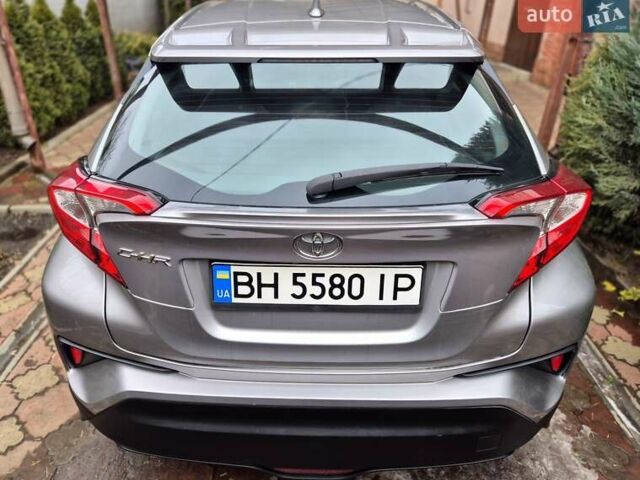 Серый Тойота C-HR, объемом двигателя 2 л и пробегом 67 тыс. км за 17300 $, фото 22 на Automoto.ua