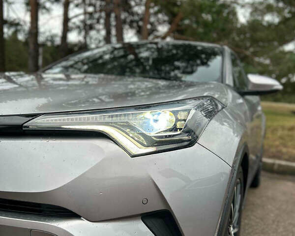 Сірий Тойота C-HR, об'ємом двигуна 1.8 л та пробігом 114 тис. км за 16400 $, фото 2 на Automoto.ua