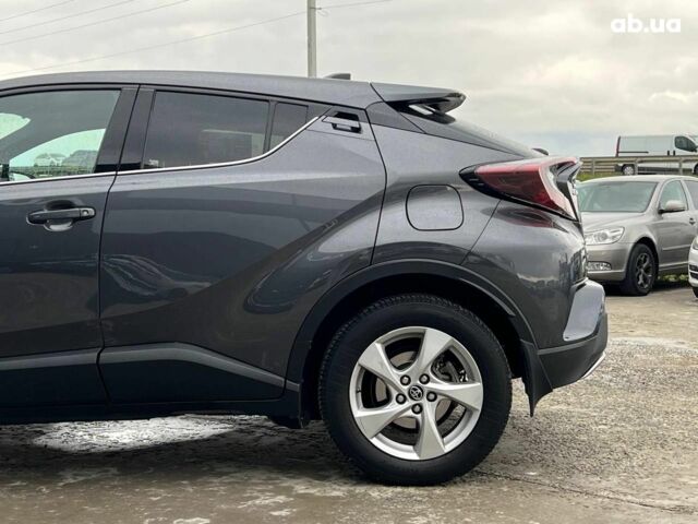 Сірий Тойота C-HR, об'ємом двигуна 1.2 л та пробігом 108 тис. км за 19290 $, фото 4 на Automoto.ua