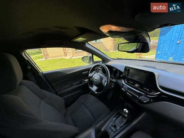 Сірий Тойота C-HR, об'ємом двигуна 1.99 л та пробігом 133 тис. км за 15499 $, фото 3 на Automoto.ua