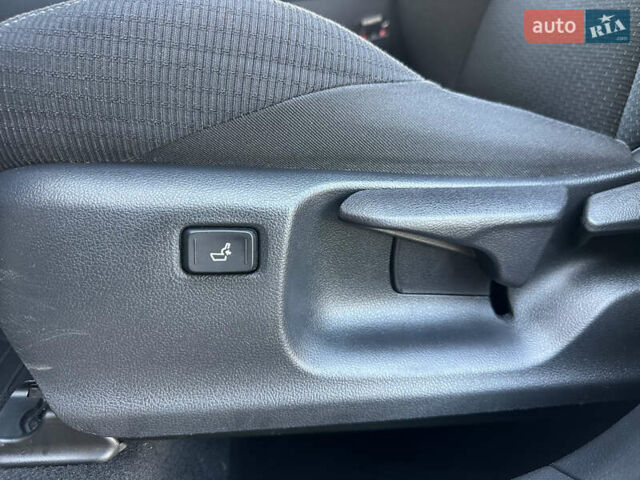 Серый Тойота C-HR, объемом двигателя 1.8 л и пробегом 90 тыс. км за 19700 $, фото 34 на Automoto.ua