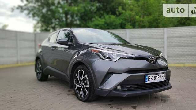 Серый Тойота C-HR, объемом двигателя 2 л и пробегом 36 тыс. км за 19350 $, фото 2 на Automoto.ua