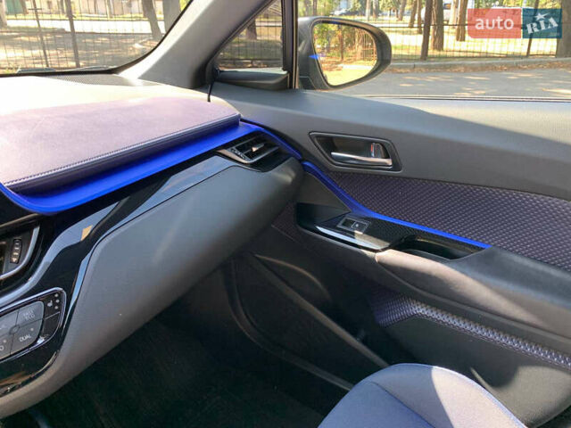 Серый Тойота C-HR, объемом двигателя 1.2 л и пробегом 66 тыс. км за 18400 $, фото 22 на Automoto.ua