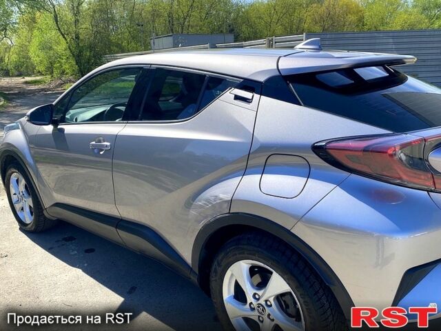 Сірий Тойота C-HR, об'ємом двигуна 1.2 л та пробігом 76 тис. км за 15800 $, фото 5 на Automoto.ua