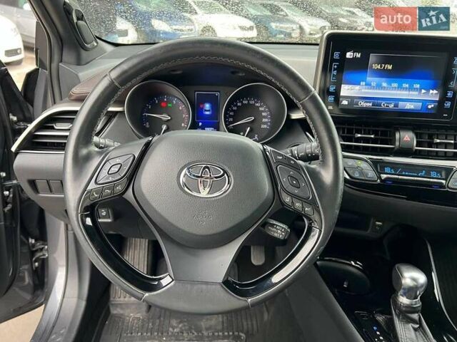Серый Тойота C-HR, объемом двигателя 1.2 л и пробегом 108 тыс. км за 19290 $, фото 23 на Automoto.ua