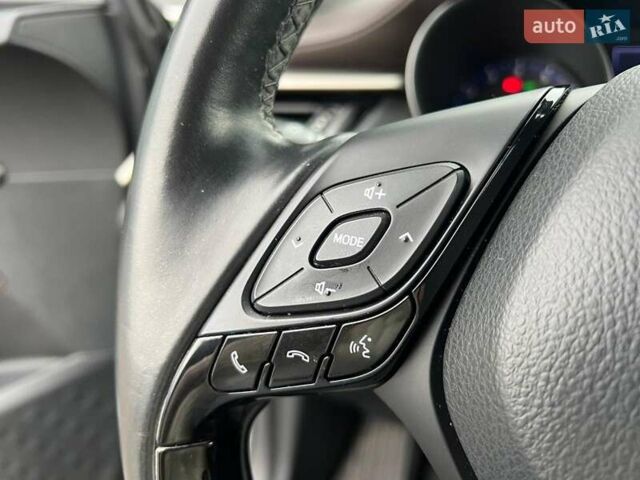Серый Тойота C-HR, объемом двигателя 1.2 л и пробегом 108 тыс. км за 19290 $, фото 24 на Automoto.ua