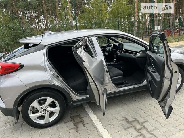 Сірий Тойота C-HR, об'ємом двигуна 1.2 л та пробігом 39 тис. км за 21900 $, фото 20 на Automoto.ua