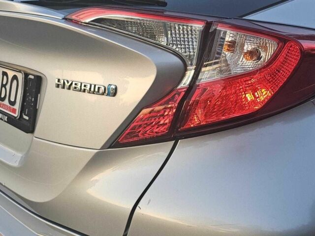 Сірий Тойота C-HR, об'ємом двигуна 1.8 л та пробігом 34 тис. км за 12300 $, фото 12 на Automoto.ua