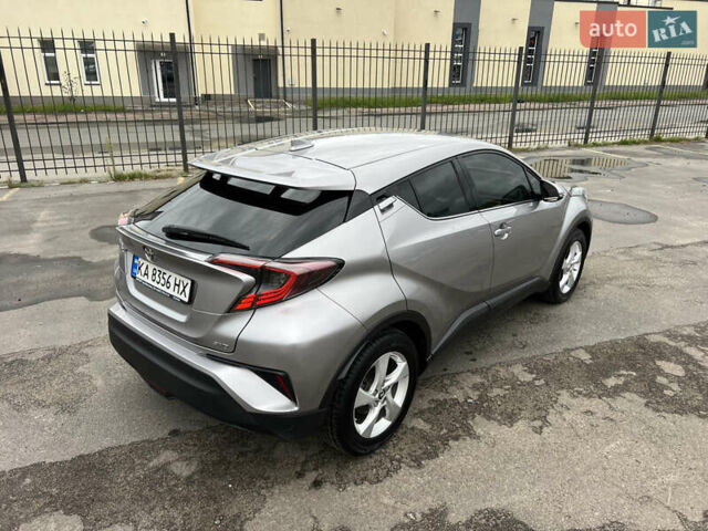 Серый Тойота C-HR, объемом двигателя 1.2 л и пробегом 93 тыс. км за 19950 $, фото 7 на Automoto.ua