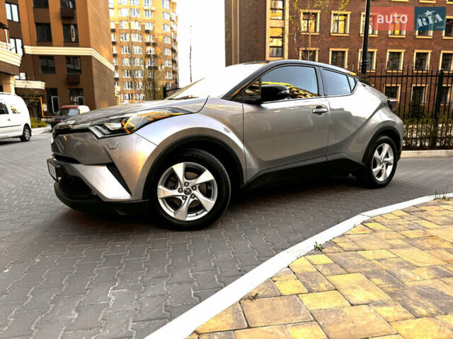 Серый Тойота C-HR, объемом двигателя 1.2 л и пробегом 81 тыс. км за 18100 $, фото 1 на Automoto.ua