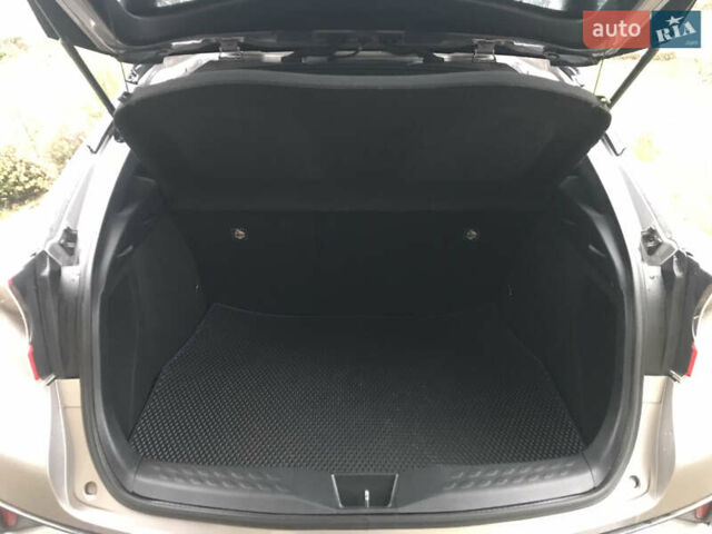 Серый Тойота C-HR, объемом двигателя 1.8 л и пробегом 69 тыс. км за 20700 $, фото 27 на Automoto.ua