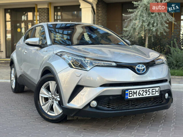 Серый Тойота C-HR, объемом двигателя 1.8 л и пробегом 90 тыс. км за 19999 $, фото 2 на Automoto.ua
