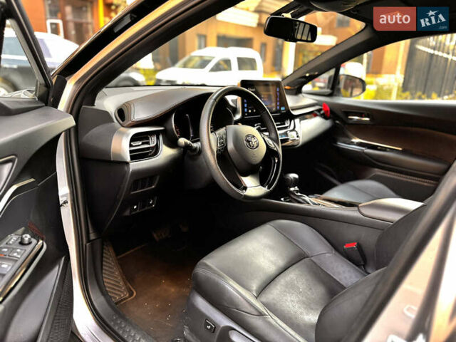Серый Тойота C-HR, объемом двигателя 1.2 л и пробегом 81 тыс. км за 18100 $, фото 9 на Automoto.ua